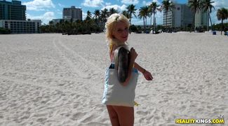 Magical Randi Tango is about to have a free sex lesson from her playmate